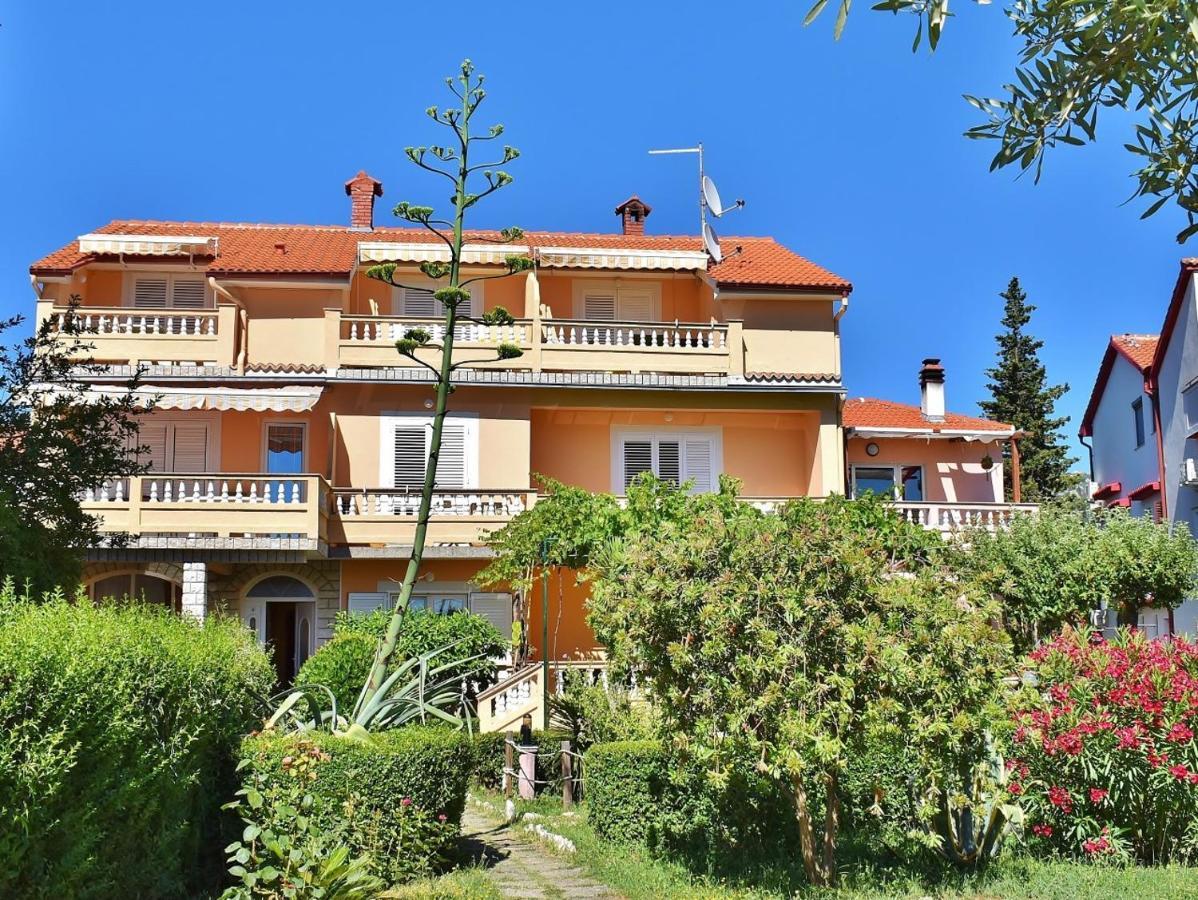 Guest House Sandra Rab Town Luaran gambar