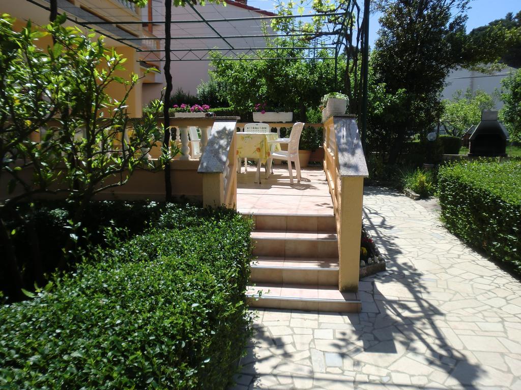 Guest House Sandra Rab Town Luaran gambar