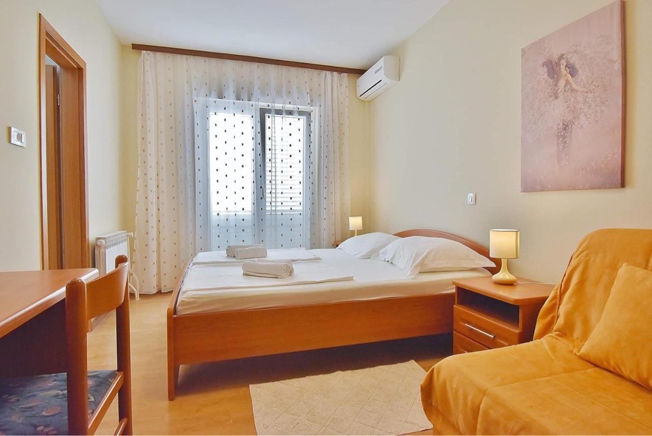 Guest House Sandra Rab Town Luaran gambar