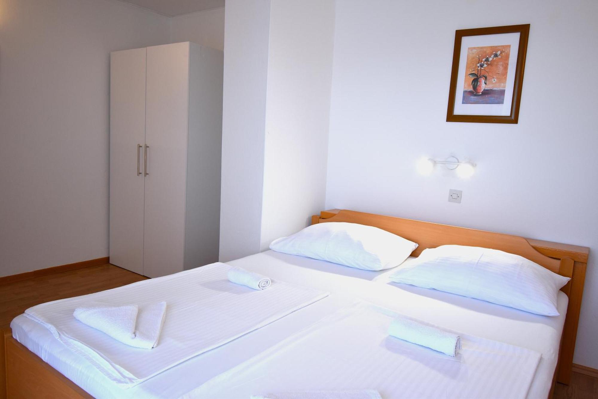 Guest House Sandra Rab Town Luaran gambar