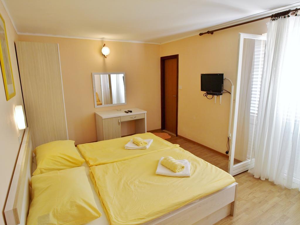 Guest House Sandra Rab Town Luaran gambar