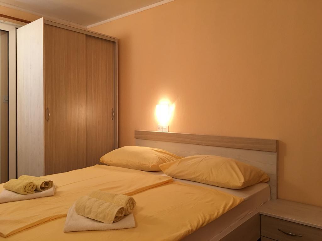 Guest House Sandra Rab Town Luaran gambar