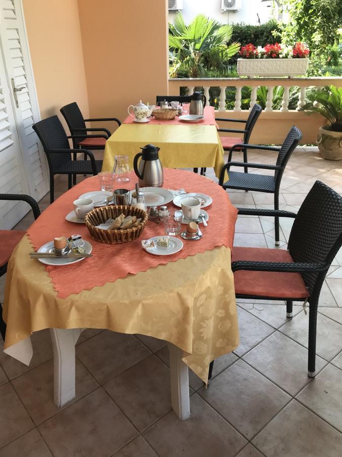 Guest House Sandra Rab Town Luaran gambar