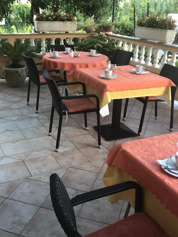 Guest House Sandra Rab Town Luaran gambar